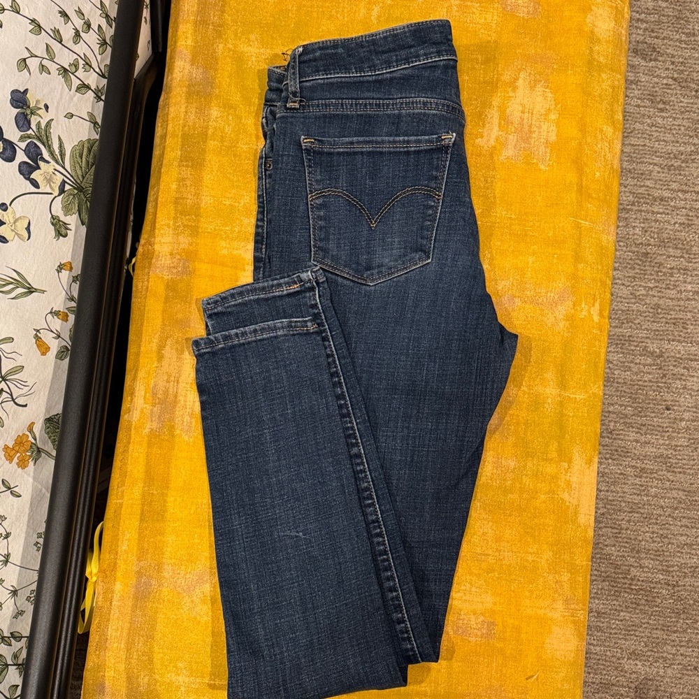 Levi 711 Women's Skinny Jeans